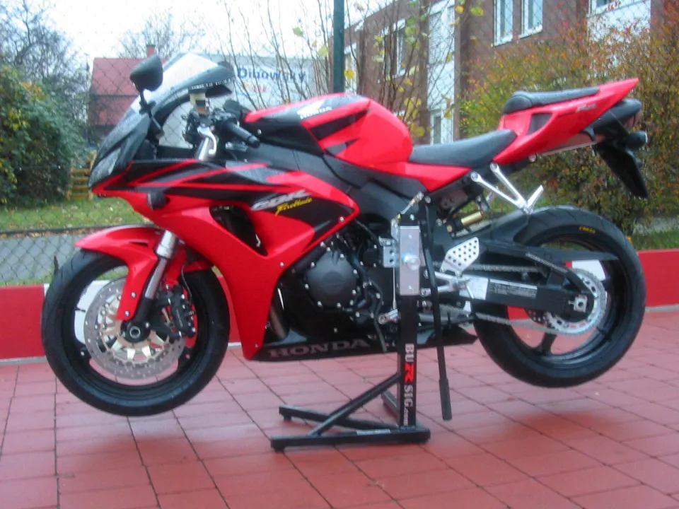 bursig-zentralst-nder-honda-cbr-1000-rr-montagest-nder-schwarz image 1