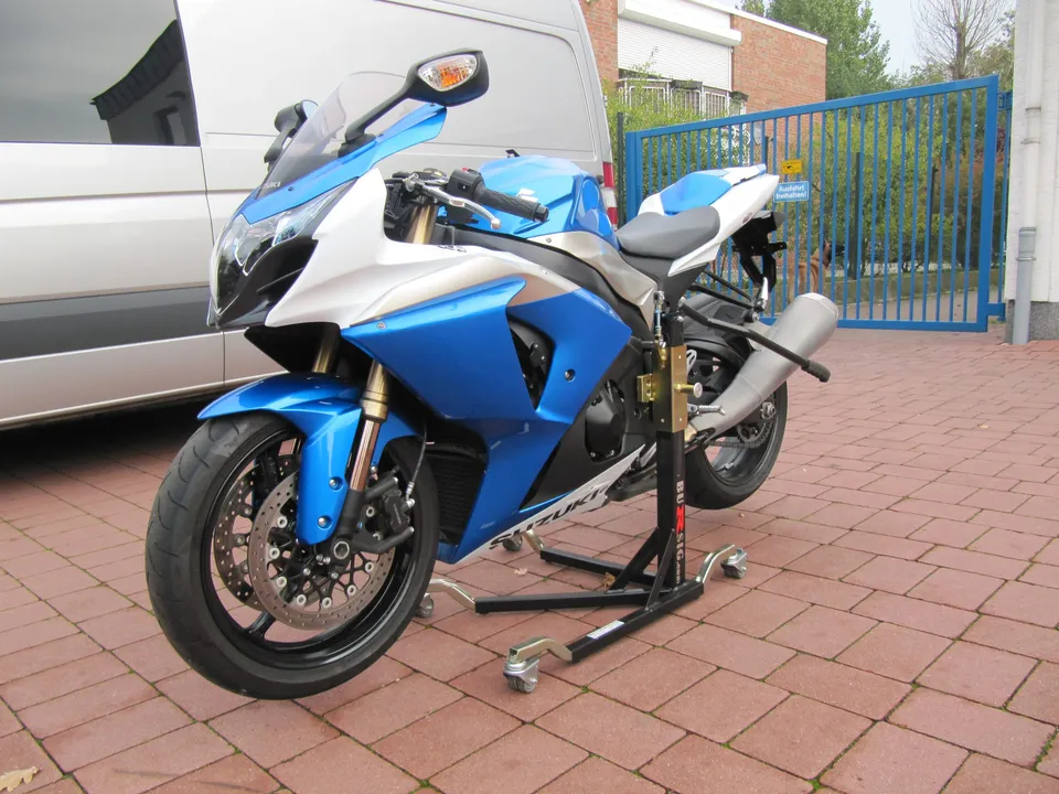 bursig-zentralst-nder-suzuki-gsxr-1000-2009-2016-montagest-nder image 1