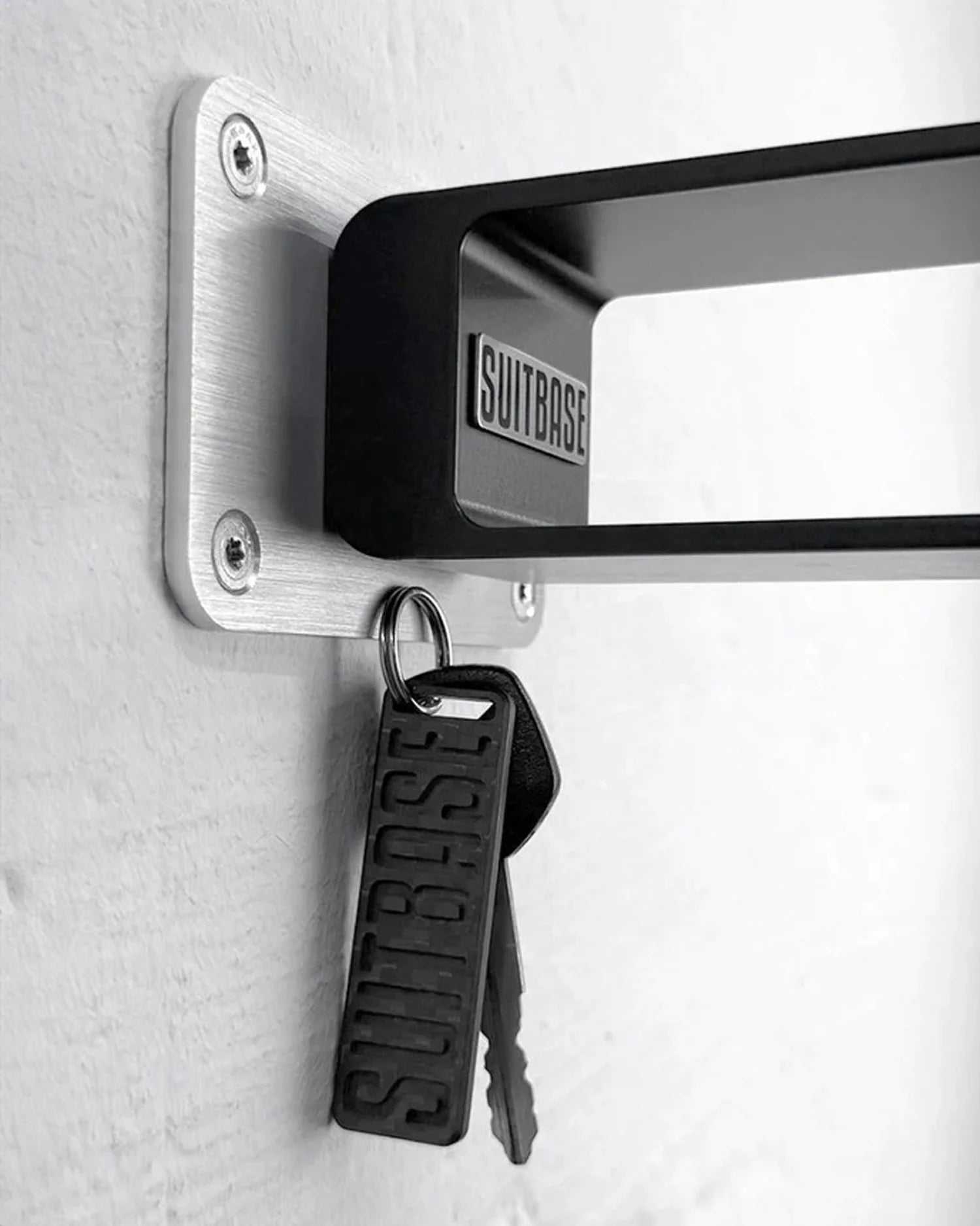 suitbase-pro-v4-midnight-black-motorrad-garderobe-aluminium image 5