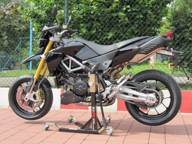 bursig-zentralst-nder-aprilia-dorsoduro-1200-montagest-nder image 1