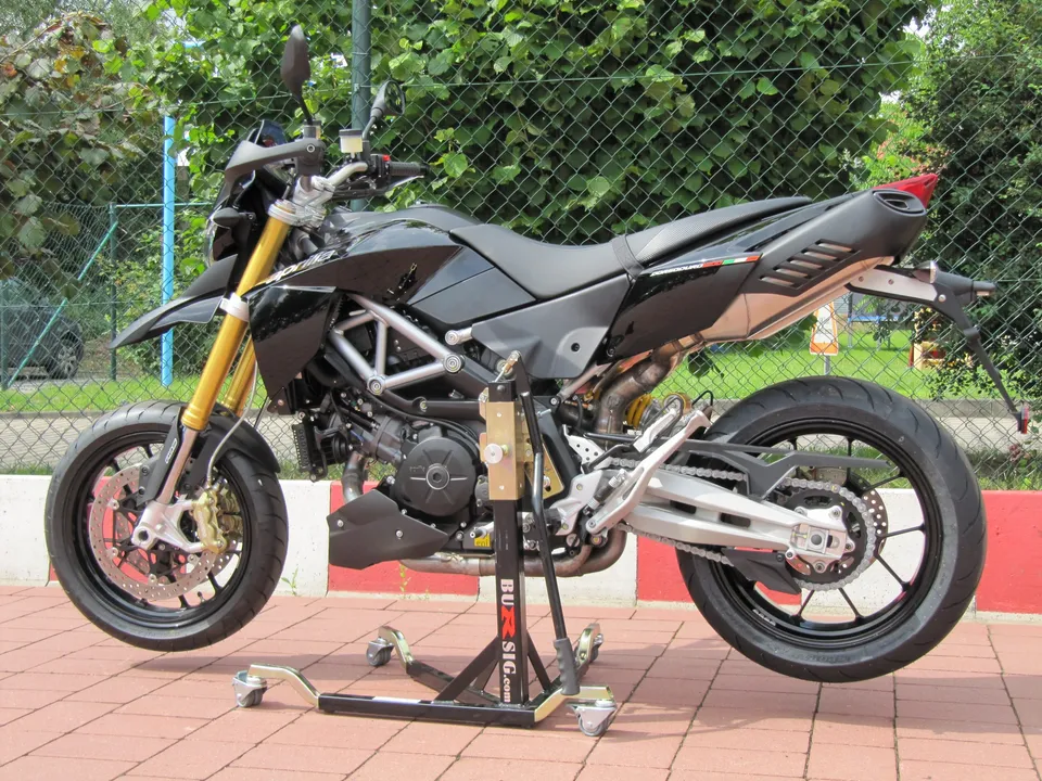 bursig-zentralst-nder-aprilia-dorsoduro-1200-montagest-nder image 1