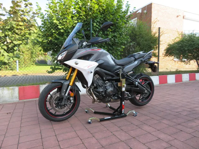 bursig-zentralst-nder-yamaha-mt-09-850-tracer-gt-schwarz-rollen image 1