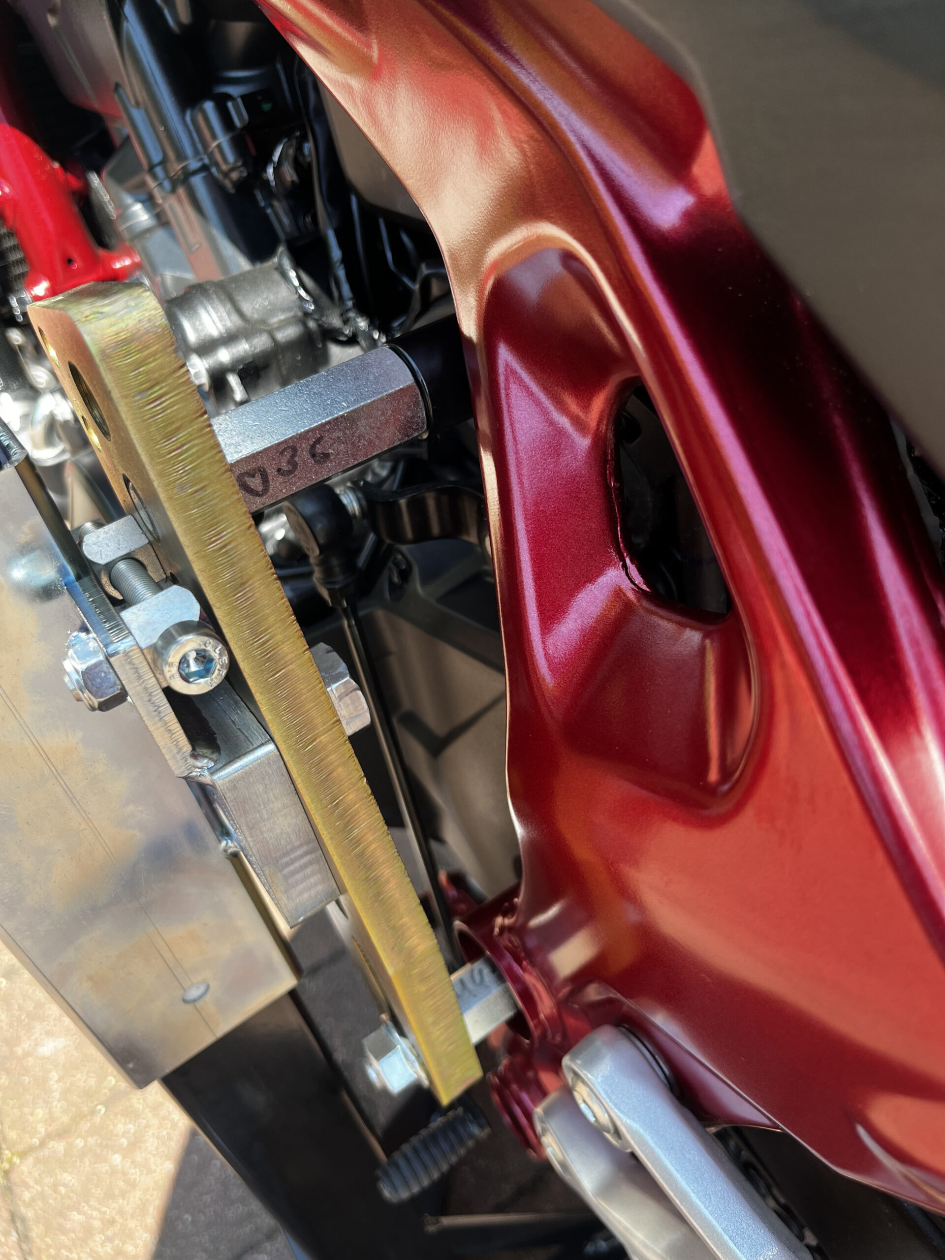 bursig-zentralst-nder-honda-cb-750-hornet-montagest-nder-schwarz image 3