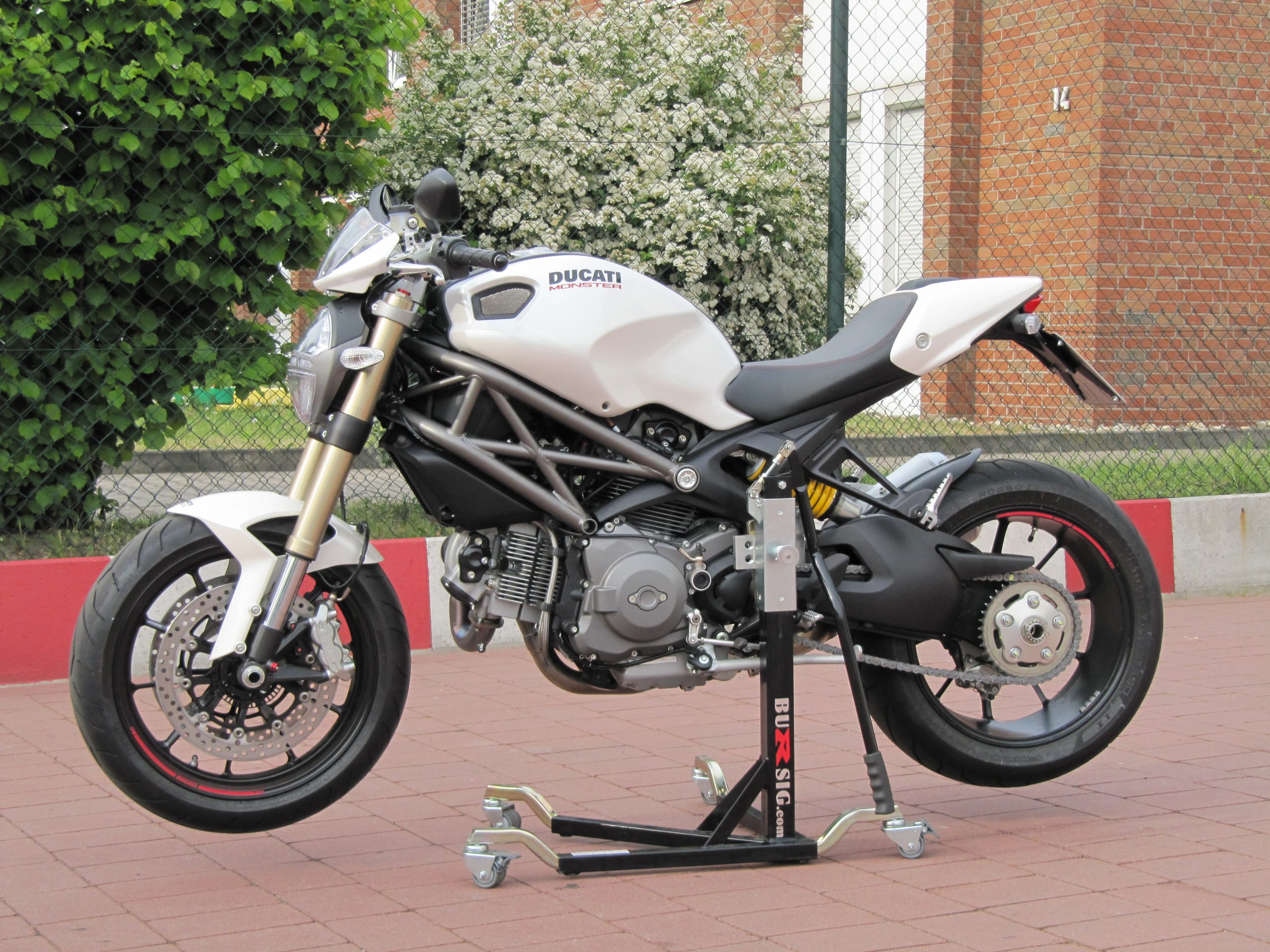 bursig-zentralst-nder-ducati-monster-evo-1100-montagest-nder image 1
