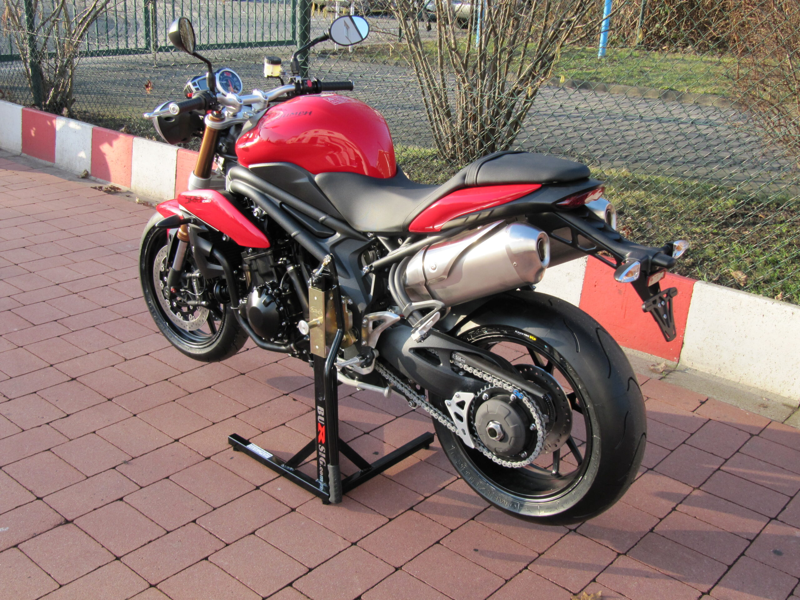 bursig-zentralst-nder-triumph-speed-triple-1050-montagest-nder-2 image 2