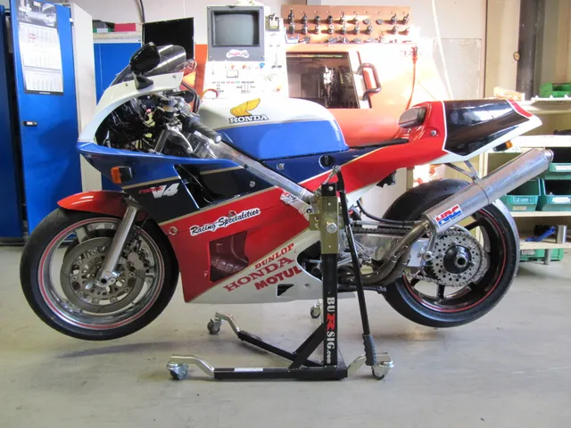 bursig-zentralst-nder-honda-vfr750r-rc30-montagest-nder image 1
