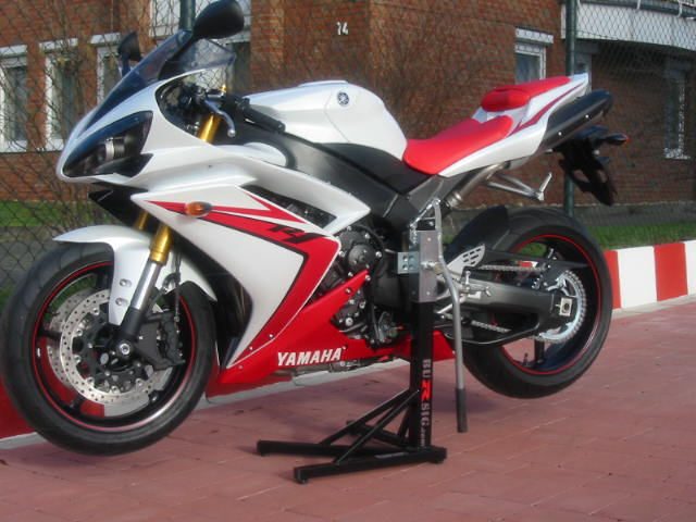 bursig-zentralst-nder-yamaha-yzf-r1-montagest-nder-schwarz-5 image 1