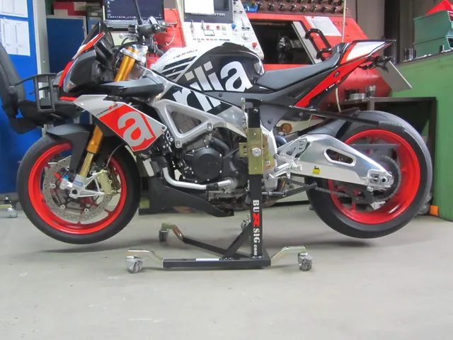 bursig-zentralst-nder-aprilia-tuono-1100-v4-2015-2026-schwarz image 1