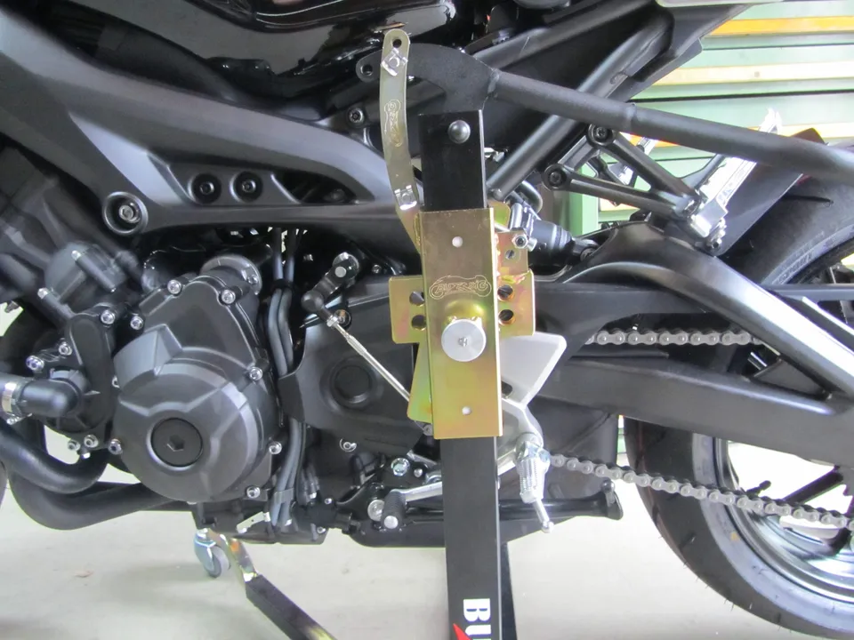 bursig-zentralst-nder-yamaha-xsr-900-montagest-nder-rn431-2016-20 image 1