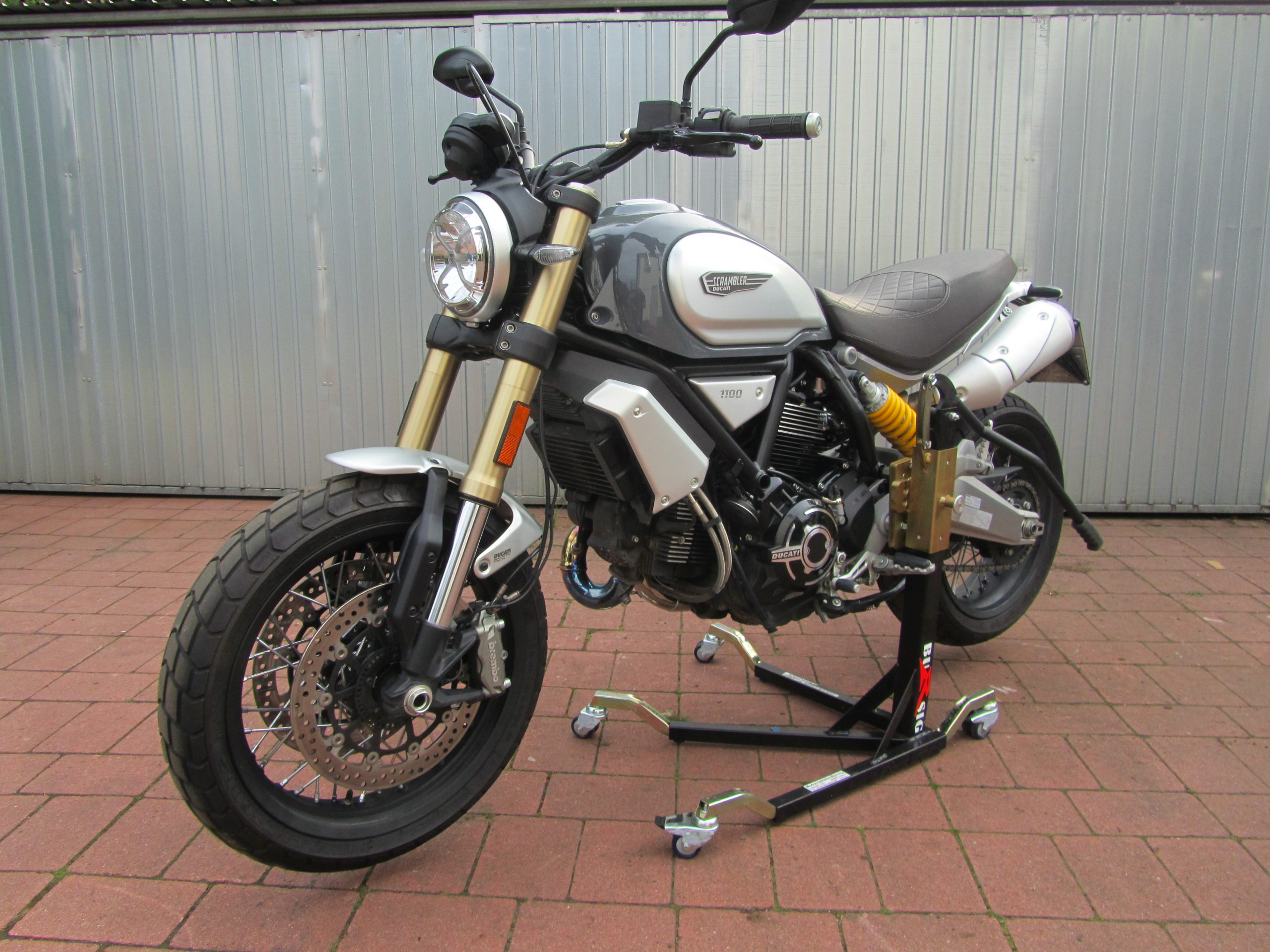 bursig-zentralst-nder-ducati-scrambler-1100-montagest-nder-schwarz image 1