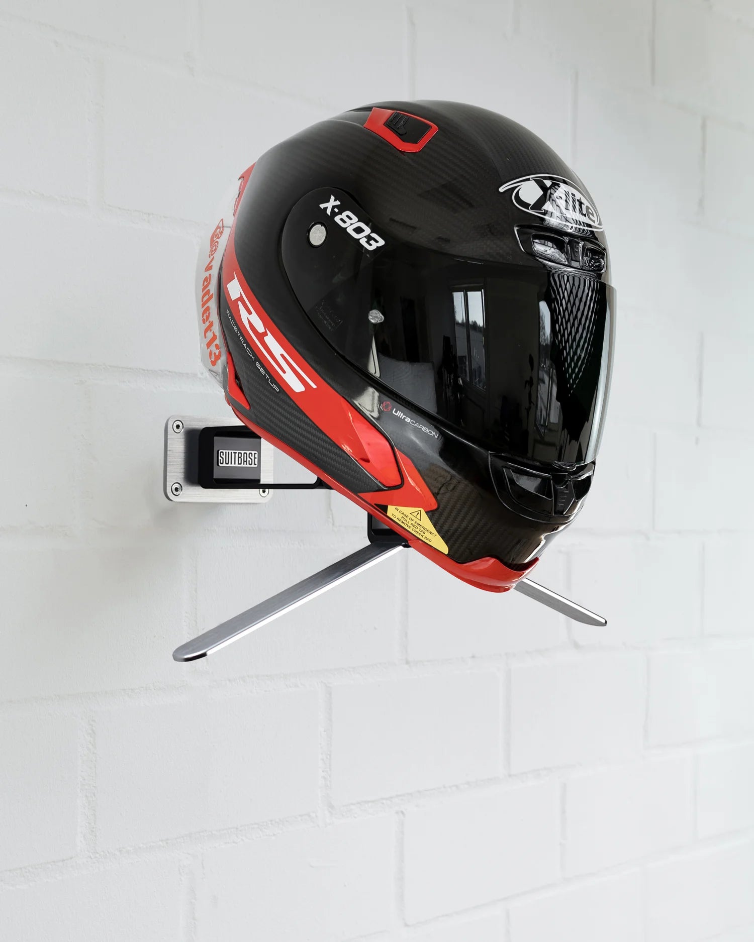 suitbase-pro-v4-midnight-black-motorrad-garderobe-aluminium image 2