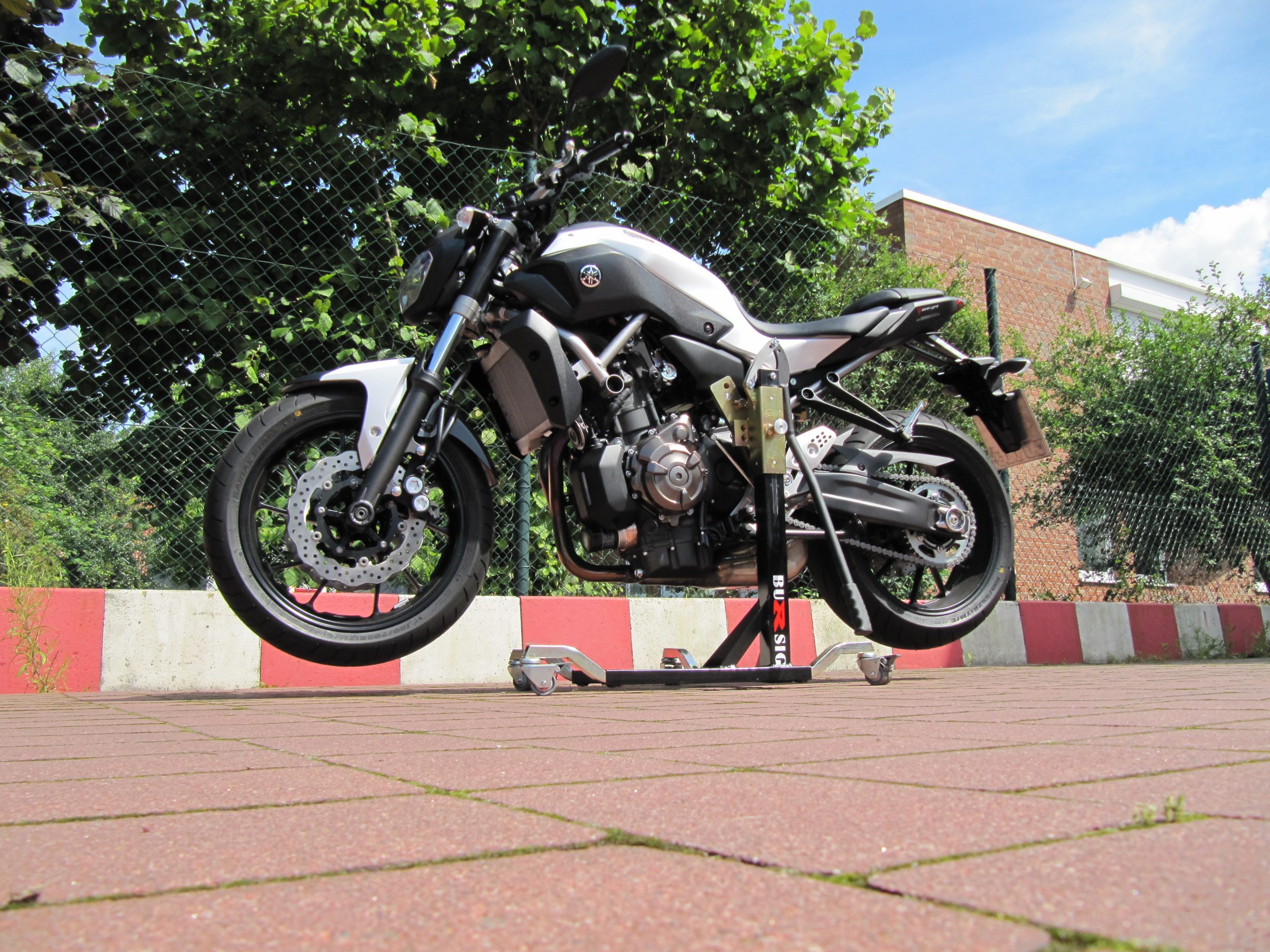 bursig-zentralst-nder-yamaha-mt-07-700-2014-24-schwarz image 1