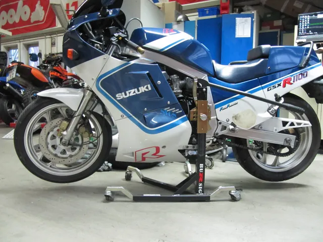 bursig-zentralst-nder-suzuki-gsx-r-1100-montagest-nder-schwarz image 1