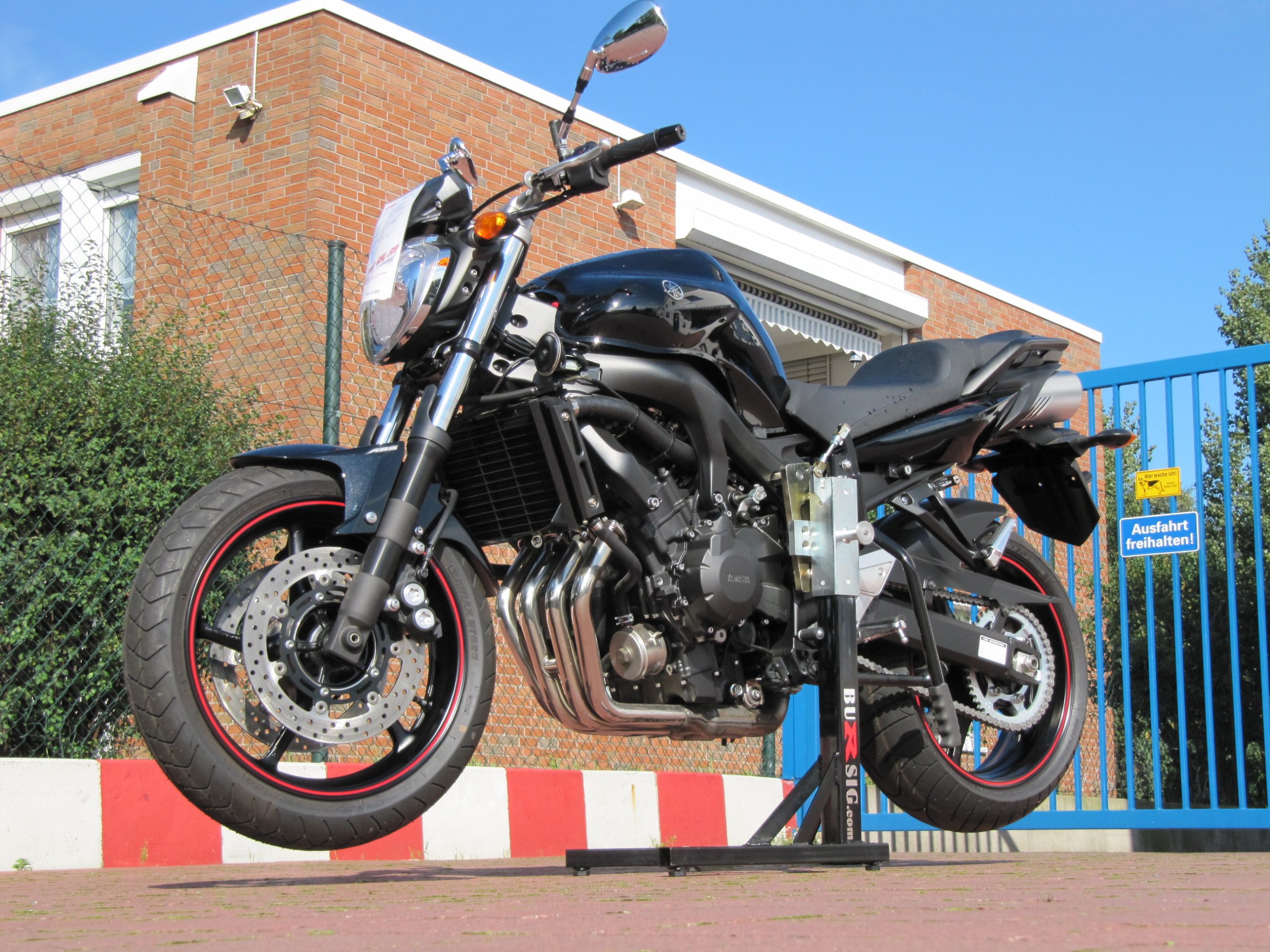 bursig-zentralst-nder-yamaha-fz6-fazer-montagest-nder-schwarz image 1