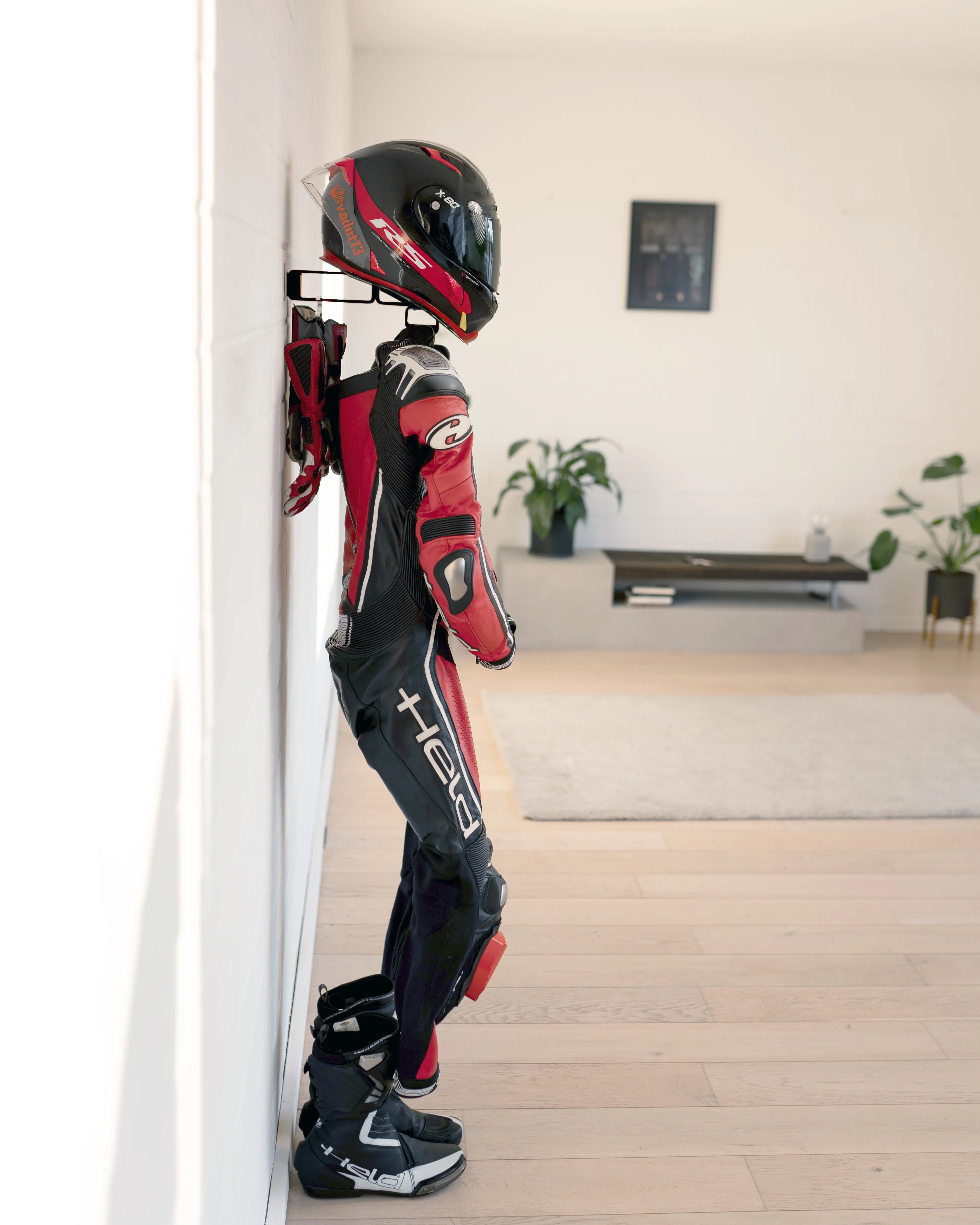 suitbase-pro-v4-midnight-black-motorrad-garderobe-aluminium image 4