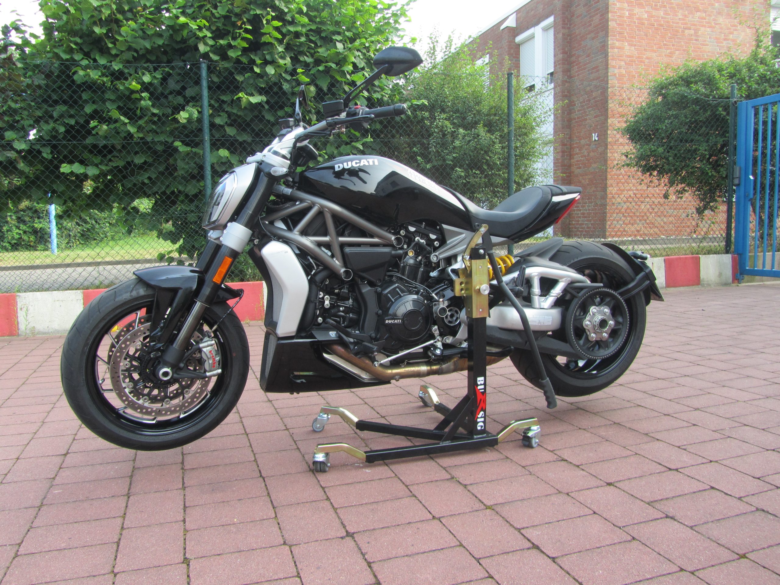 bursig-zentralst-nder-ducati-x-diavel-1260-2016-24-schwarz image 1