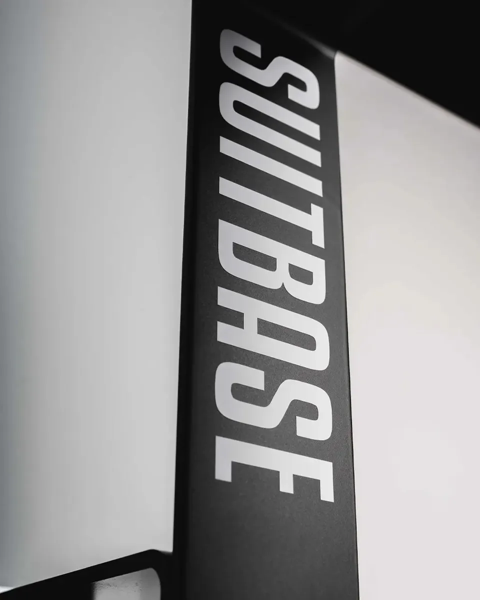suitbase-smarte-add-ons-dekor-logo-folie-oracal image 1