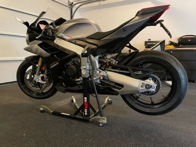 bursig-zentralst-nder-aprilia-1100-tuono-v4-factory-montagest-nder image 1