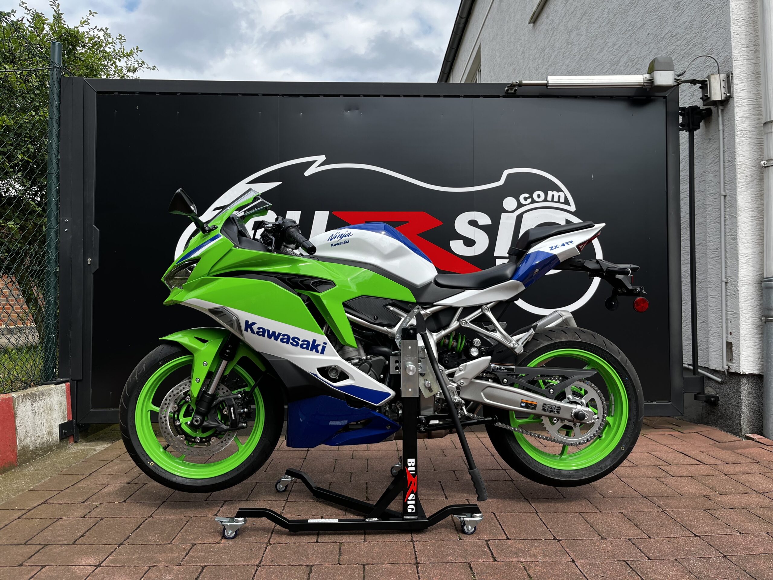 bursig-zentralst-nder-kawasaki-zx-4rr-montagest-nder-schwarz image 1