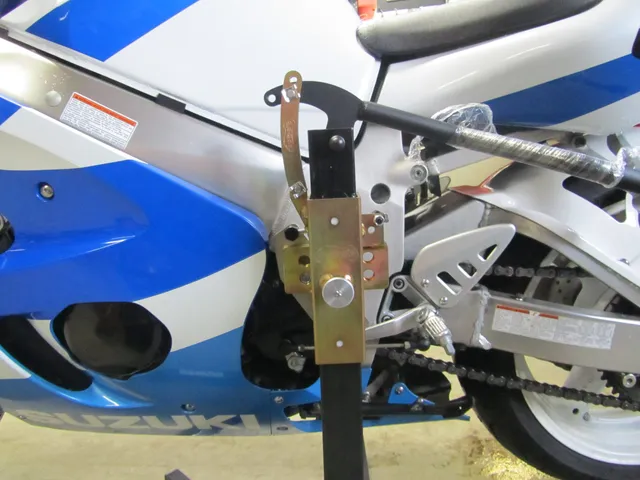 bursig-zentralst-nder-suzuki-gsx-r-750-1996-1999-montagest-nder image 1