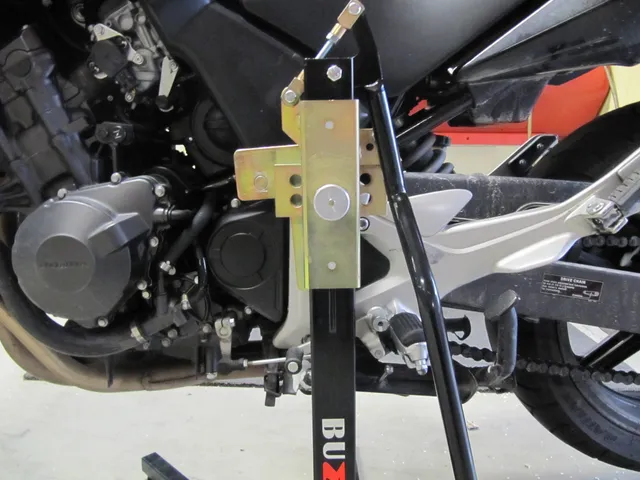 bursig-zentralst-nder-honda-cbf-600-montagest-nder-schwarz image 1