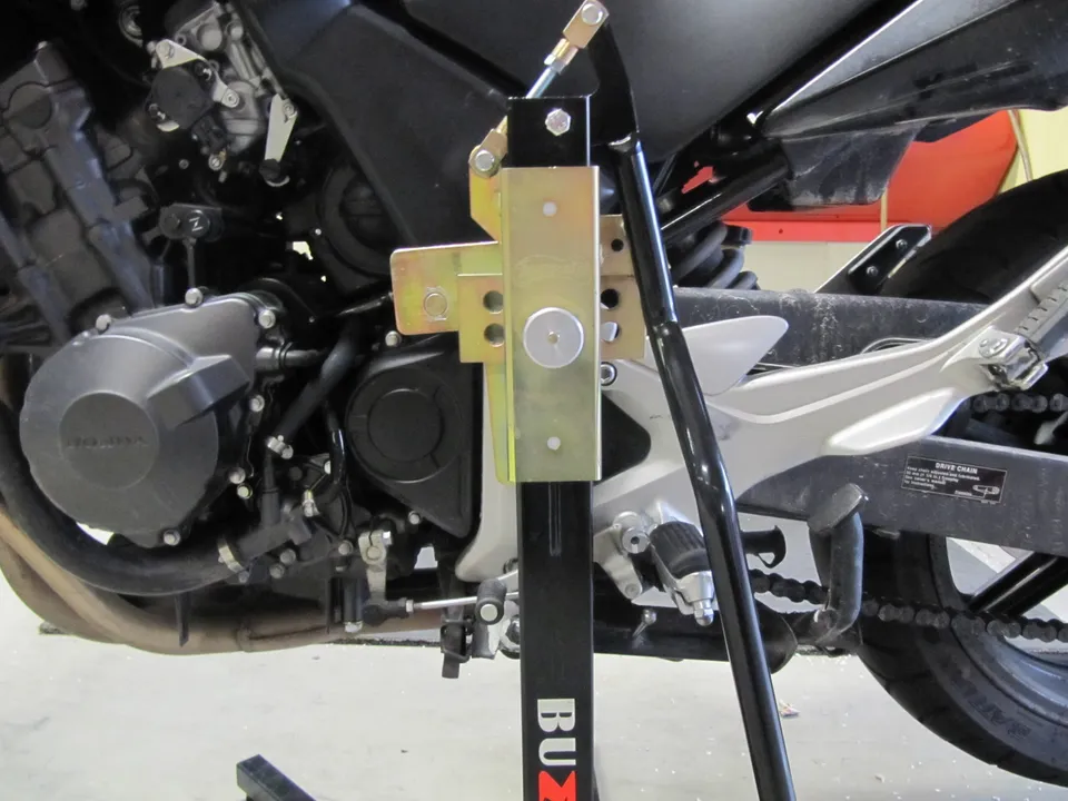 bursig-zentralst-nder-honda-cbf-600-montagest-nder-schwarz image 1