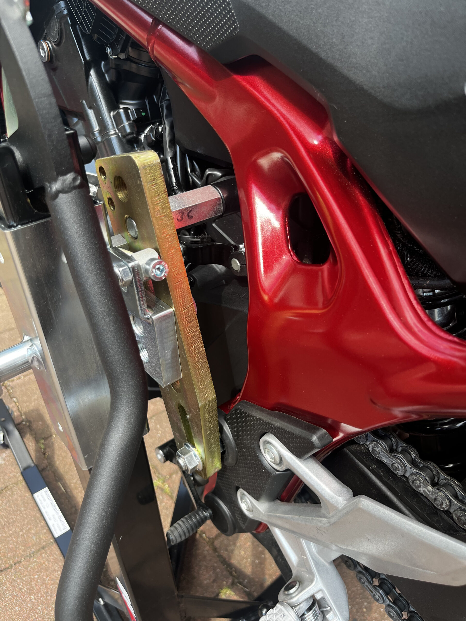 bursig-zentralst-nder-honda-cb-750-hornet-montagest-nder-schwarz image 2