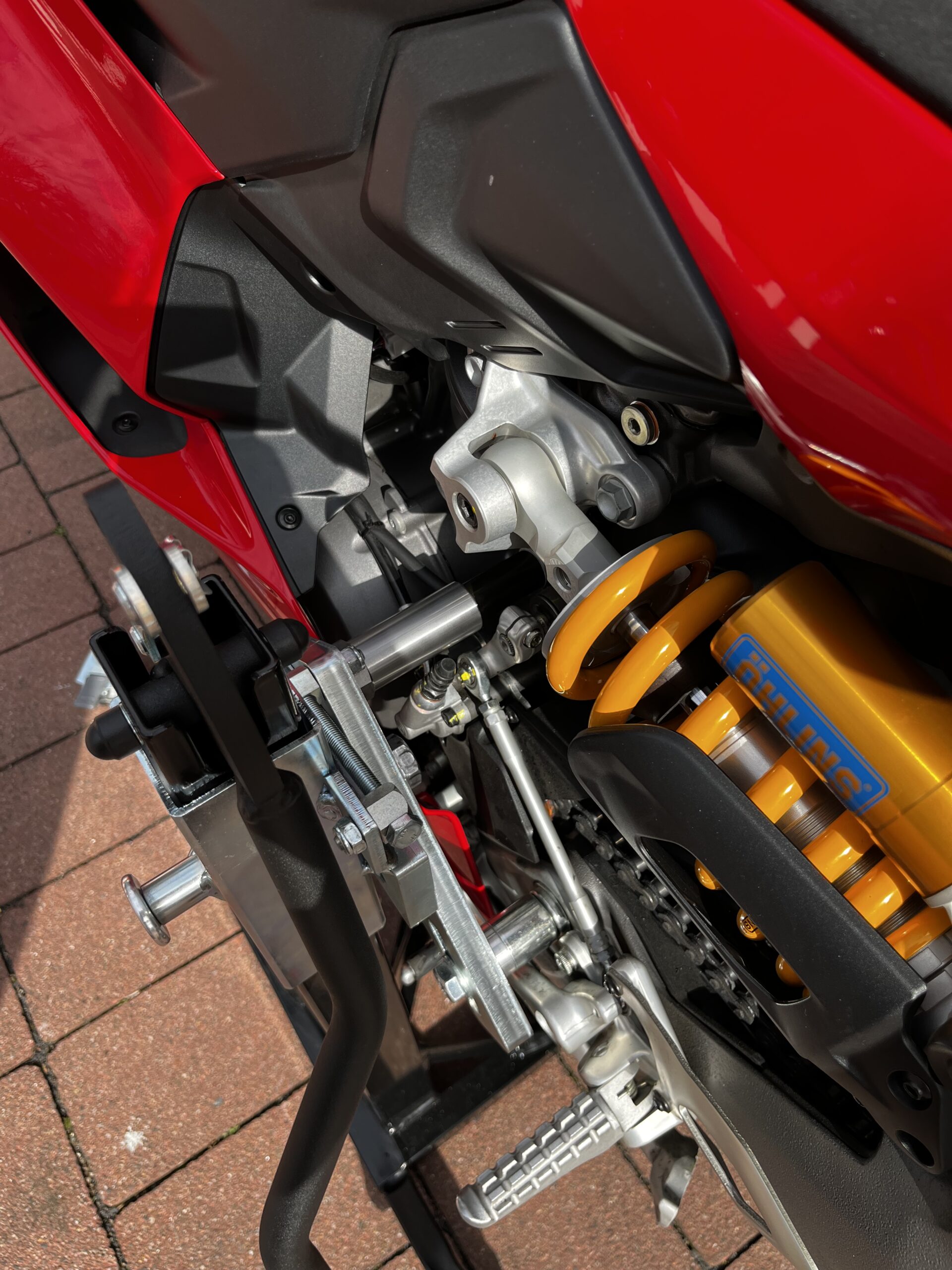 bursig-ducati-panigale-890-v2-zentralst-nder-schwarz-300-kg image 2