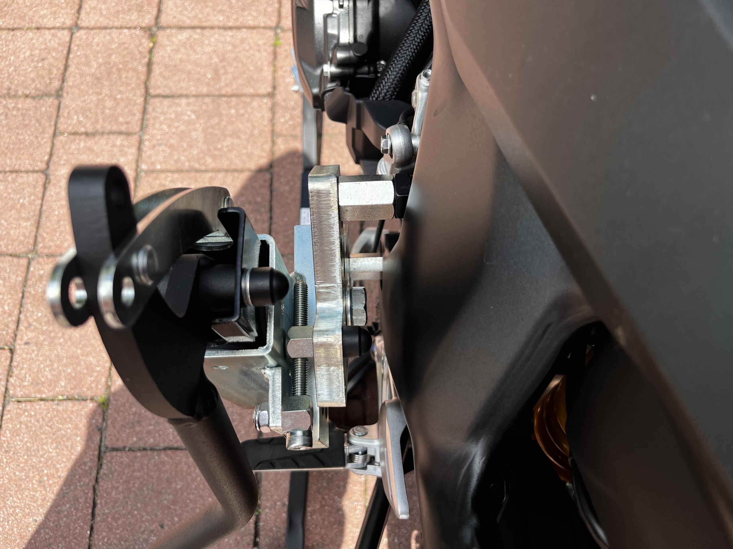bursig-zentralst-nder-honda-cb-1000-hornet-montagest-nder-schwarz image 5